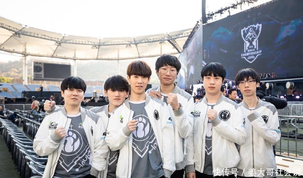 埃在场上的 埃在场上的