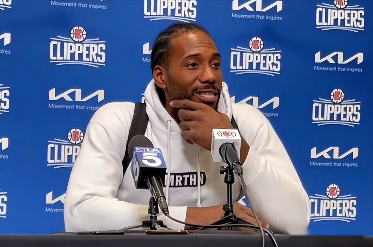 分析师与球 分析师与球